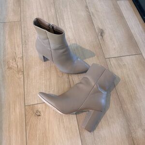 Tan Heel Boots